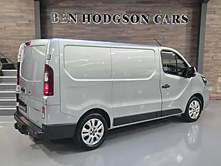 Used 2023 Nissan Primastar Tekna Grey - Interior and Exterior details 5