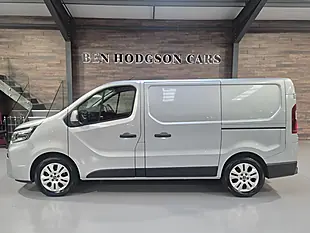 Used 2023 Nissan Primastar Tekna Grey - Interior and Exterior details 8