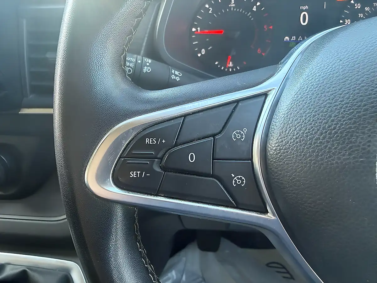 Used 2023 Nissan Primastar Tekna Grey - Interior and Exterior details 15