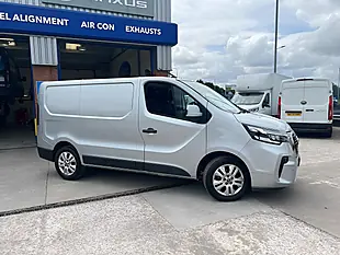 Used 2023 Nissan Primastar Tekna Grey - Interior and Exterior details 2