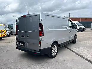 Used 2023 Nissan Primastar Tekna Grey - Interior and Exterior details 4
