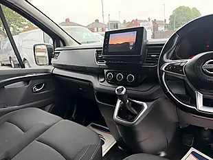 Used 2023 Nissan Primastar Tekna L1 Grey - Interior and Exterior details 15