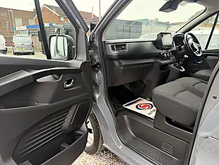 Used 2023 Nissan Primastar Tekna L1 Grey - Interior and Exterior details 16