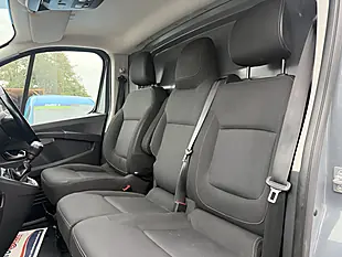 Used 2023 Nissan Primastar Tekna L1 Grey - Interior and Exterior details 18