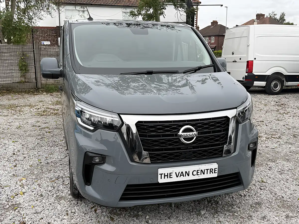 Used 2023 Nissan Primastar Tekna L1 Grey - Interior and Exterior details 4