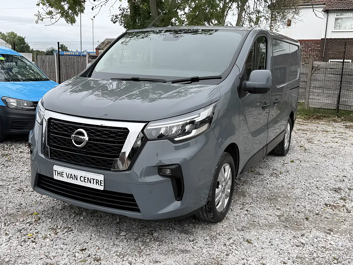 Used 2023 Nissan Primastar Tekna L1 Grey - Interior and Exterior details 6