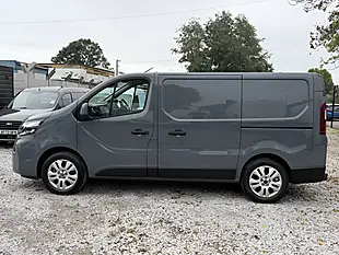 Used 2023 Nissan Primastar Tekna L1 Grey - Interior and Exterior details 7