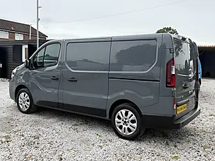 Used 2023 Nissan Primastar Tekna L1 Grey - Interior and Exterior details 8