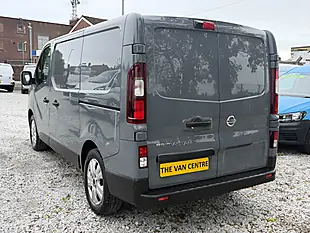 Used 2023 Nissan Primastar Tekna L1 Grey - Interior and Exterior details 9