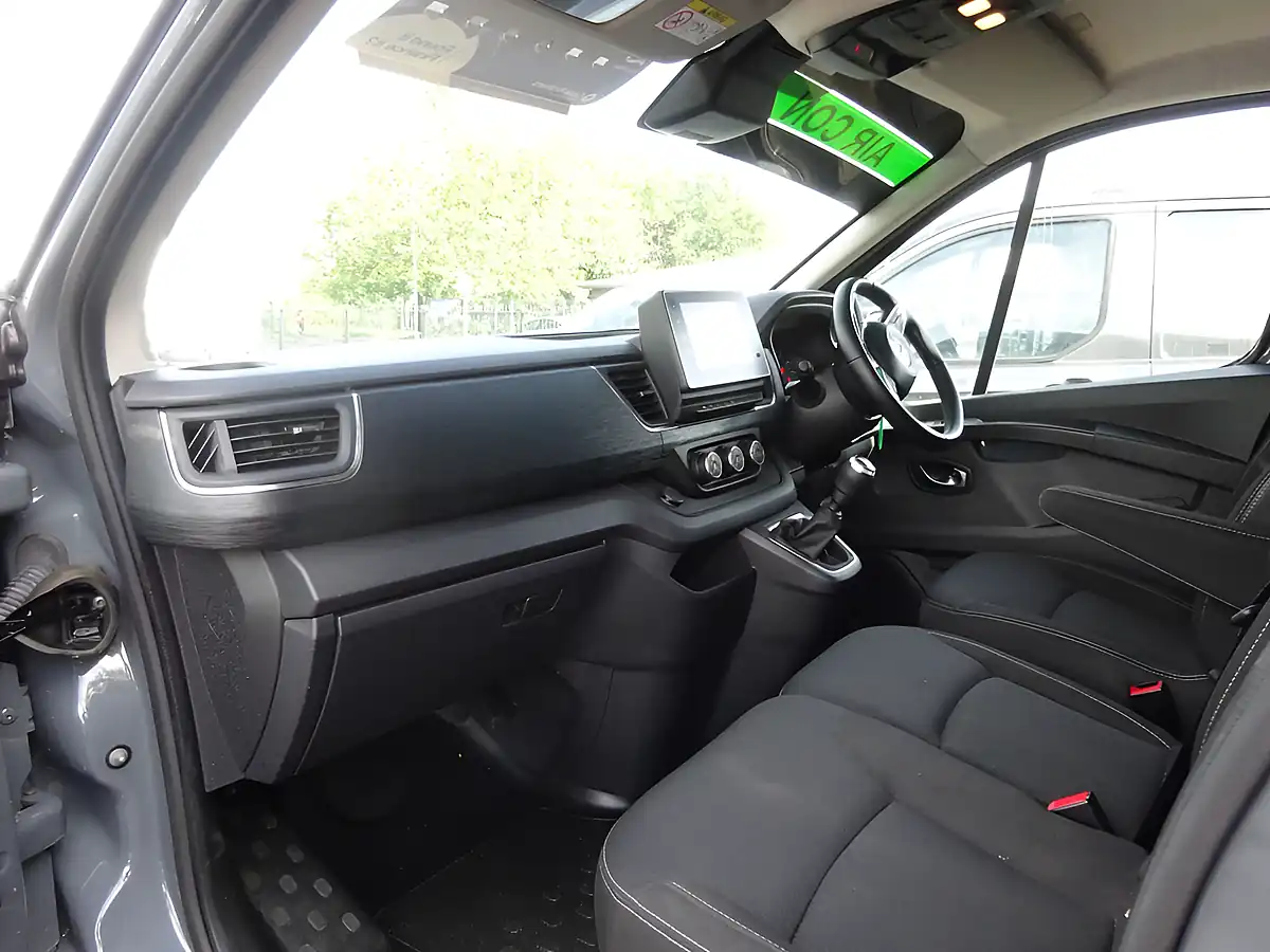 Used 2023 Nissan Primastar Tekna L1 H1 (swb) Grey - Interior and Exterior details 11