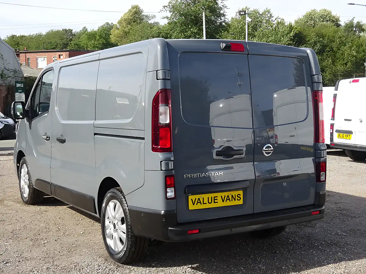Used 2023 Nissan Primastar Tekna L1 H1 (swb) Grey - Interior and Exterior details 16