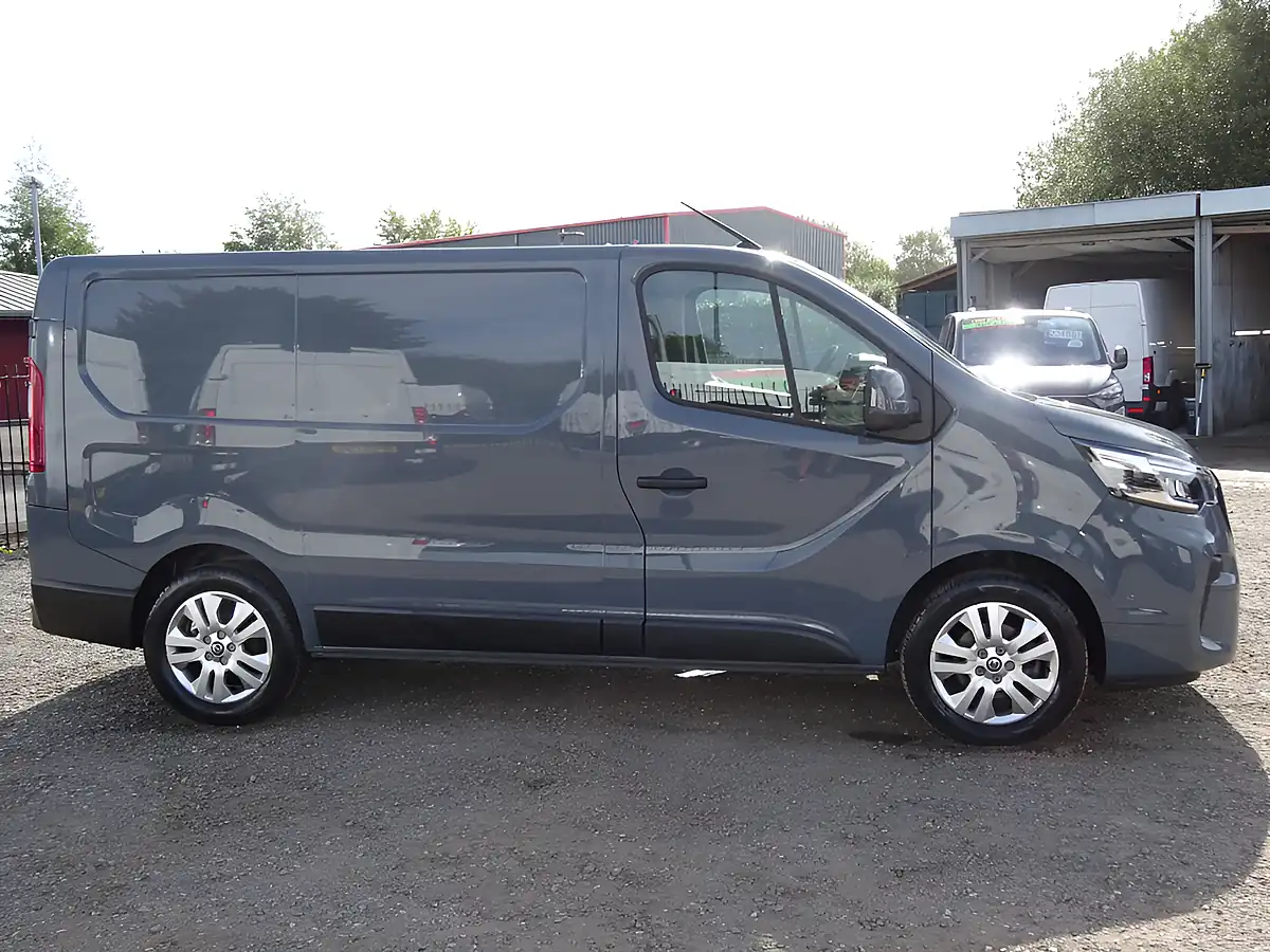 Used 2023 Nissan Primastar Tekna L1 H1 (swb) Grey - Interior and Exterior details 18