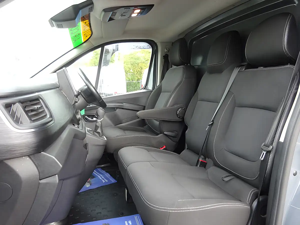 Used 2023 Nissan Primastar Tekna L1 H1 (swb) Grey - Interior and Exterior details 10