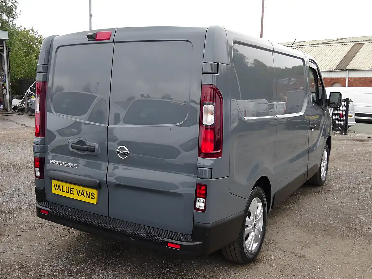 Used 2023 Nissan Primastar Tekna L1 H1 (swb) Grey - Interior and Exterior details 13
