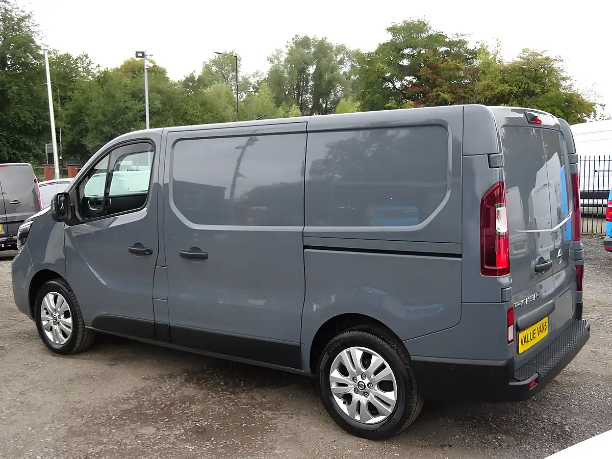 Used 2023 Nissan Primastar Tekna L1 H1 (swb) Grey - Interior and Exterior details 17