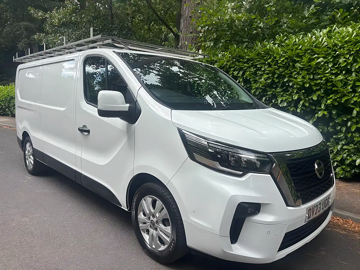 Used 2023 Nissan Primastar Tekna L2 H1 White - Front View