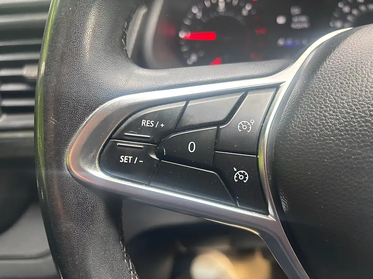 Used 2023 Nissan Primastar Tekna L2 H1 White - Interior and Exterior details 10
