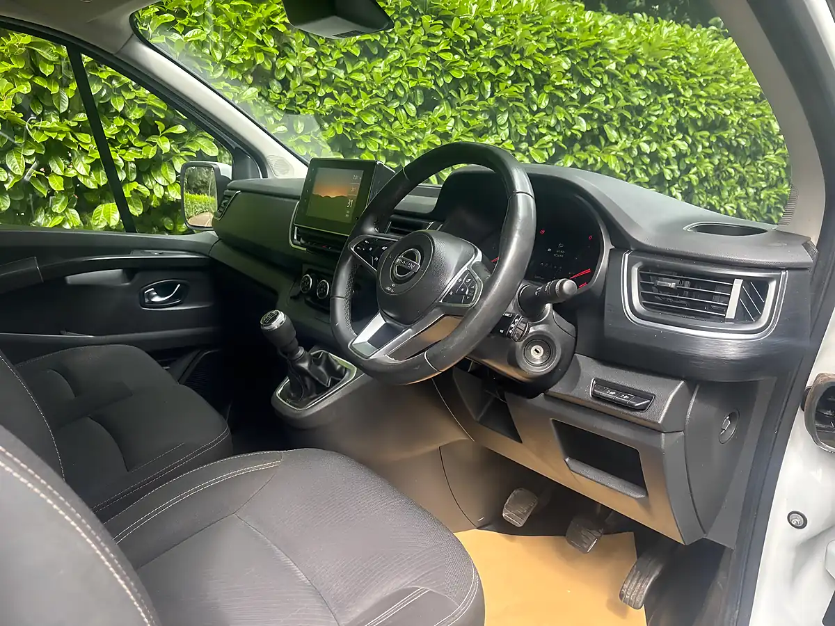 Used 2023 Nissan Primastar Tekna L2 H1 White - Interior and Exterior details 14