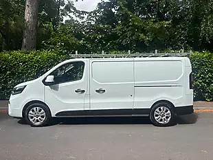 Used 2023 Nissan Primastar Tekna L2 H1 White - Interior and Exterior details 4