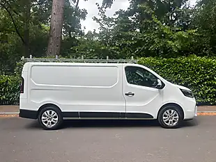Used 2023 Nissan Primastar Tekna L2 H1 White - Interior and Exterior details 7