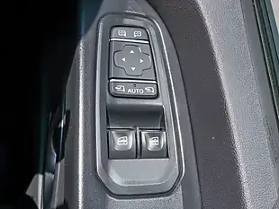 Used 2023 Nissan Primastar Tekna White - Interior and Exterior details 16