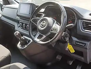Used 2023 Nissan Primastar Tekna White - Interior and Exterior details 18