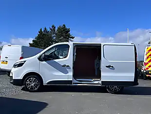 Used 2023 Nissan Primastar Visia White - Interior and Exterior details 13