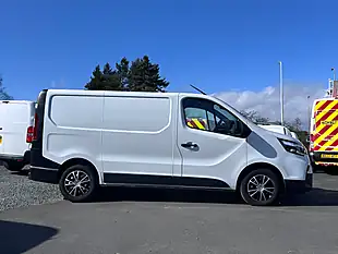 Used 2023 Nissan Primastar Visia White - Interior and Exterior details 3