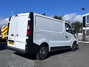 Used 2023 Nissan Primastar Visia White - Interior and Exterior details 4