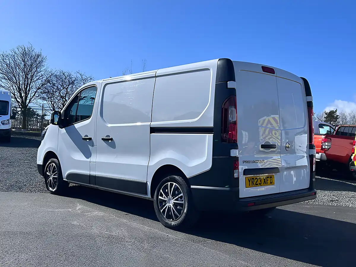Used 2023 Nissan Primastar Visia White - Interior and Exterior details 7