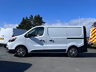 Used 2023 Nissan Primastar Visia White - Interior and Exterior details 8