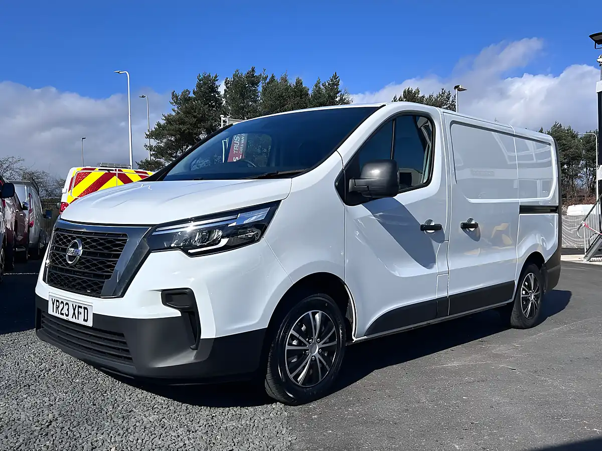 Used 2023 Nissan Primastar Visia White - Interior and Exterior details 9