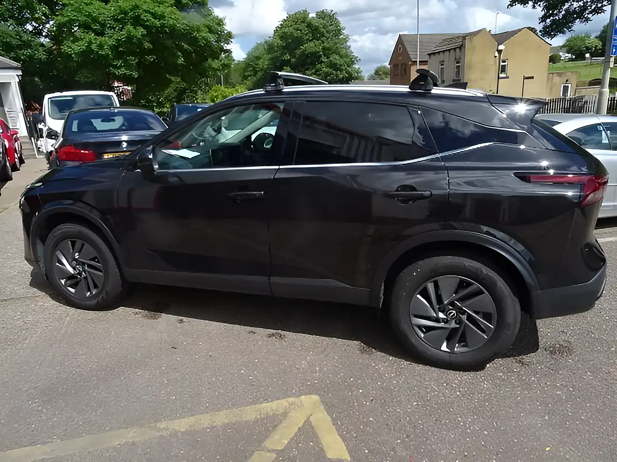 Used 2023 Nissan Qashqai Acenta Premium Black - Interior and Exterior details 8