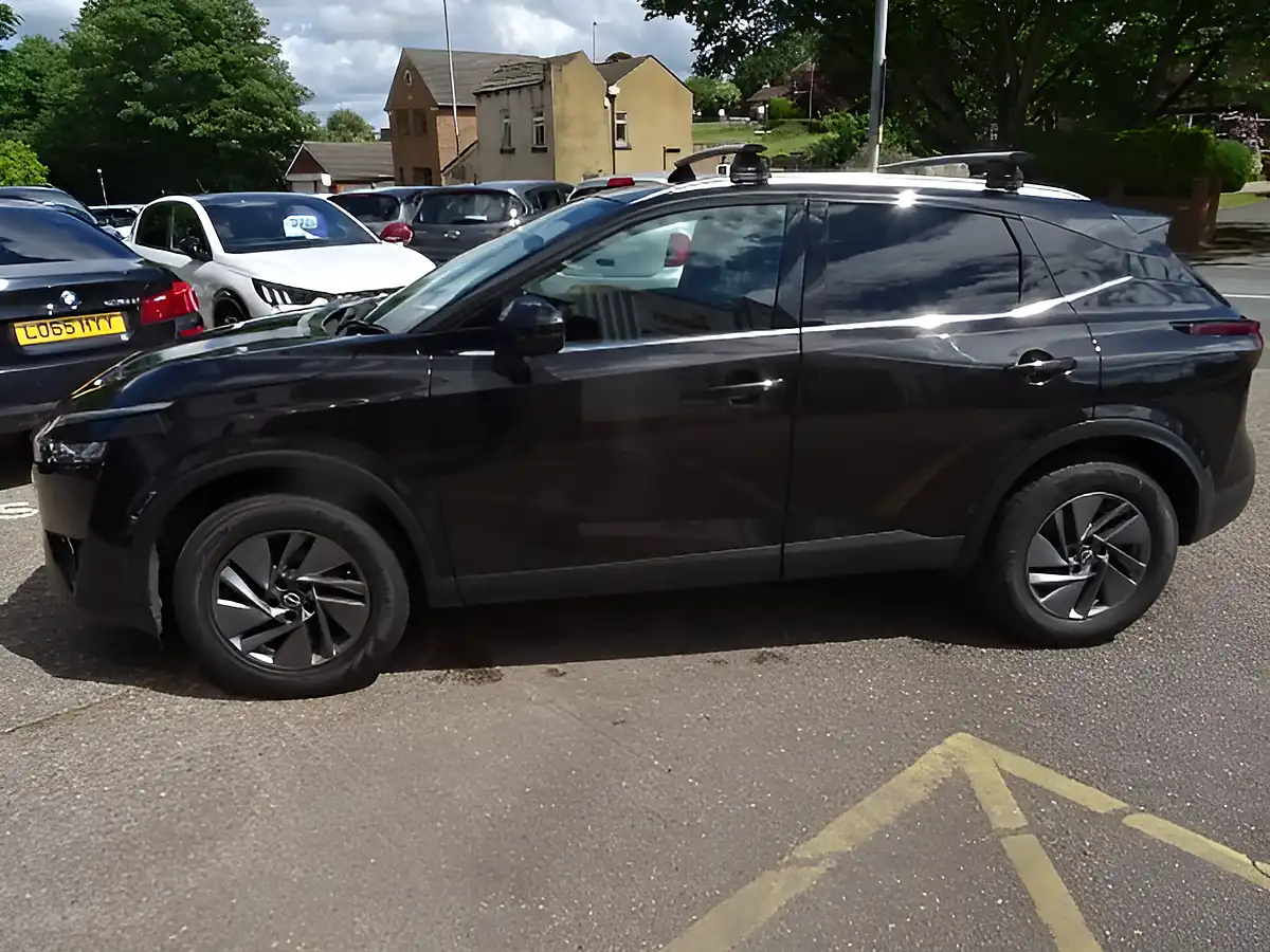 Used 2023 Nissan Qashqai Acenta Premium Black - Interior and Exterior details 9