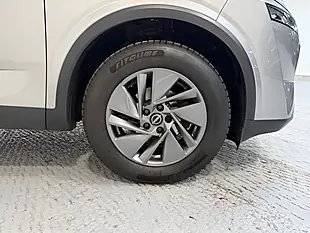 Used 2023 Nissan Qashqai Acenta Premium Blade Silver - Interior and Exterior details 4