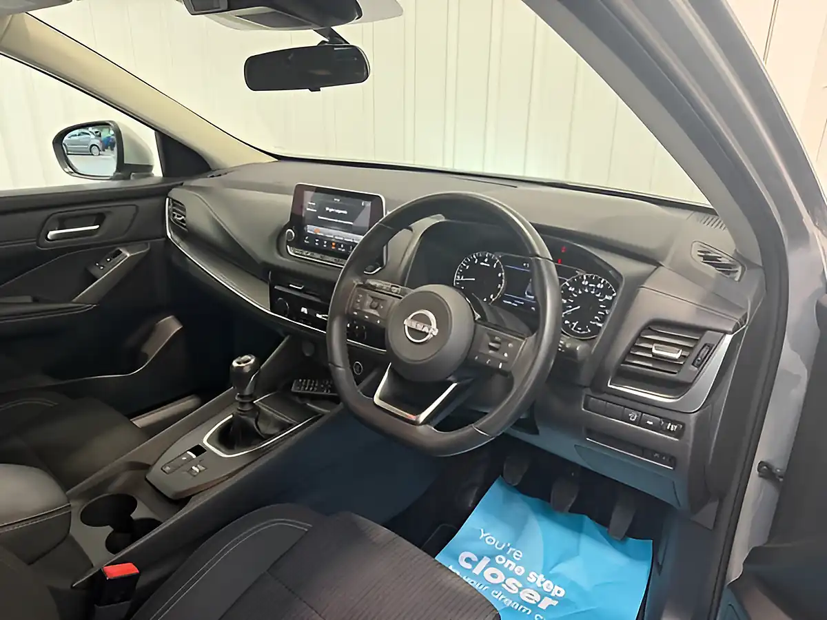 Used 2023 Nissan Qashqai Acenta Premium Blade Silver - Interior and Exterior details 9