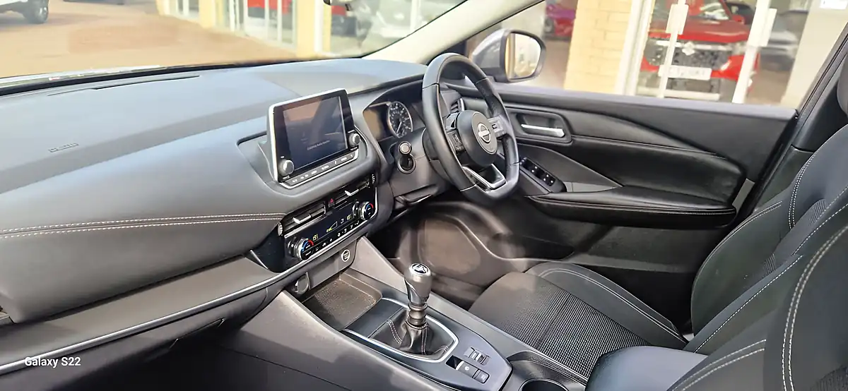 Used 2023 Nissan Qashqai Acenta Premium Grey - Interior and Exterior details 13