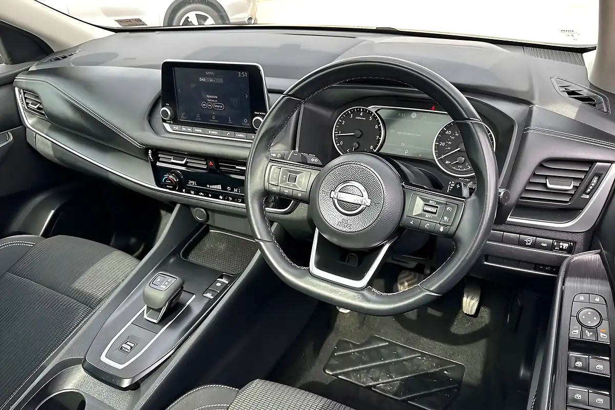 Used 2023 Nissan Qashqai Acenta Premium Storm White - Interior and Exterior details 10