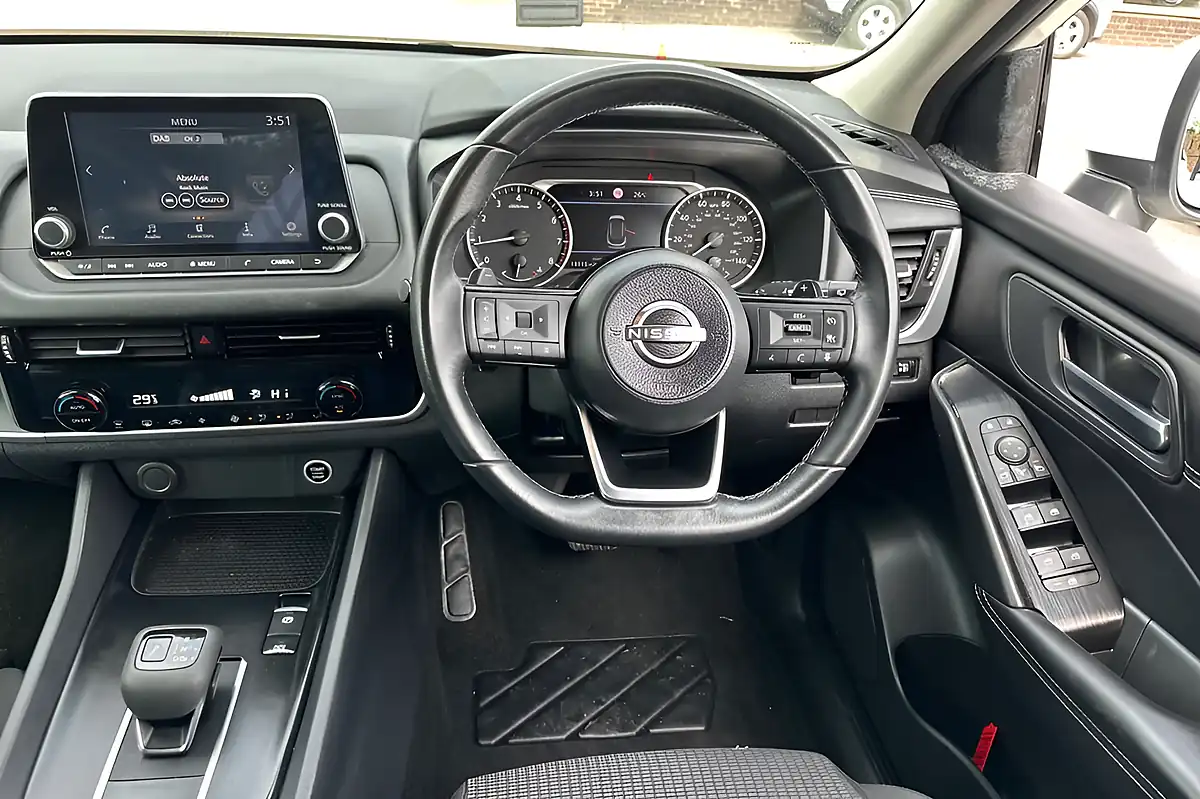 Used 2023 Nissan Qashqai Acenta Premium Storm White - Interior and Exterior details 12
