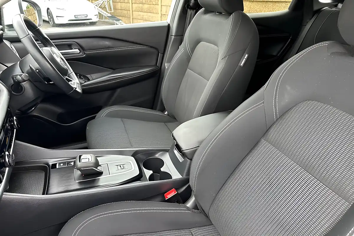 Used 2023 Nissan Qashqai Acenta Premium Storm White - Interior and Exterior details 16