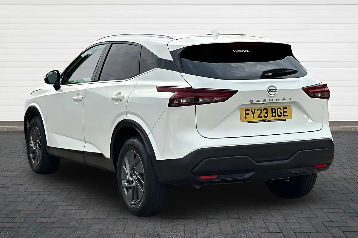 Used 2023 Nissan Qashqai Acenta Premium Storm White - Interior and Exterior details 5