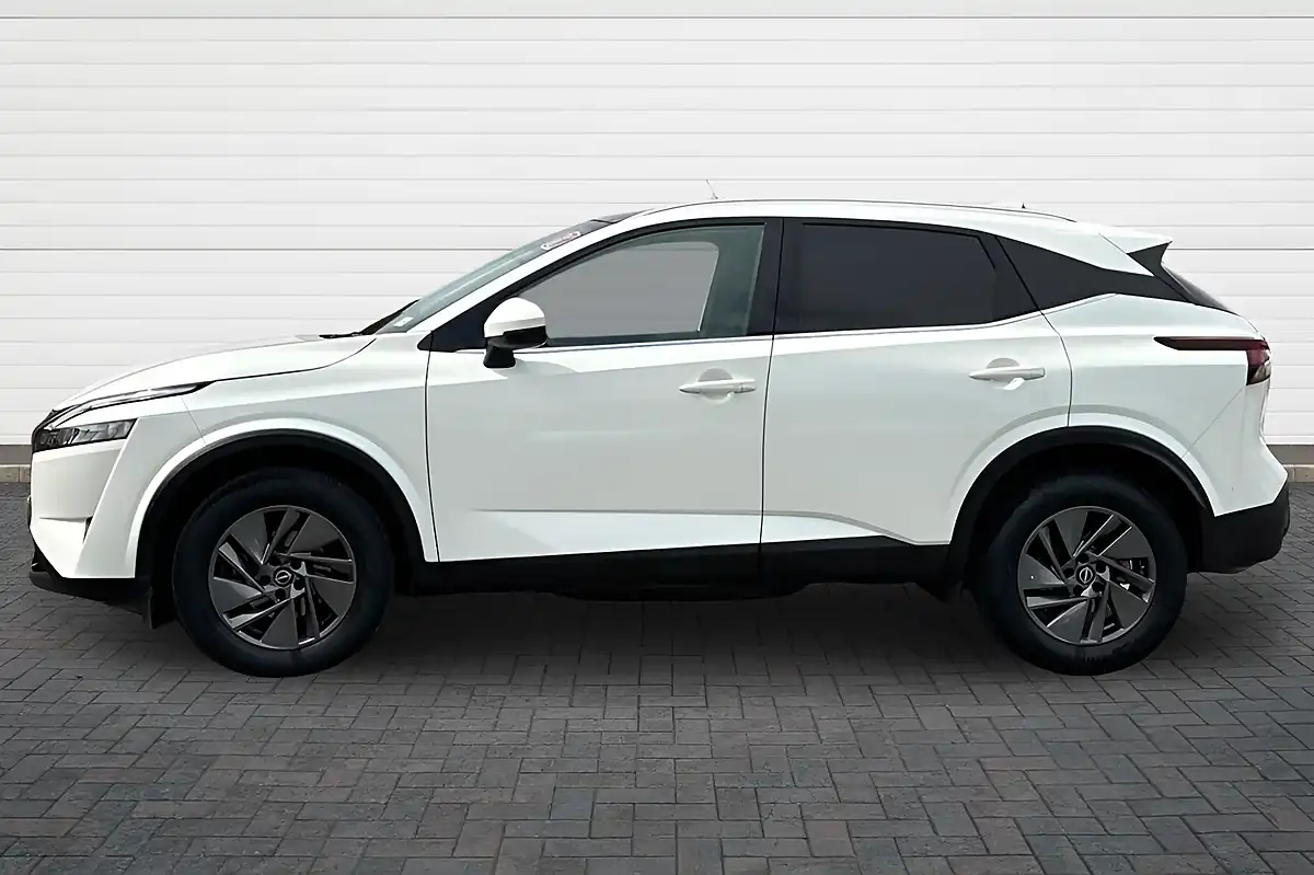 Used 2023 Nissan Qashqai Acenta Premium Storm White - Interior and Exterior details 6
