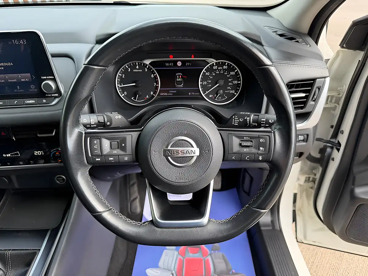 Used 2023 Nissan Qashqai Acenta Premium White - Interior and Exterior details 11