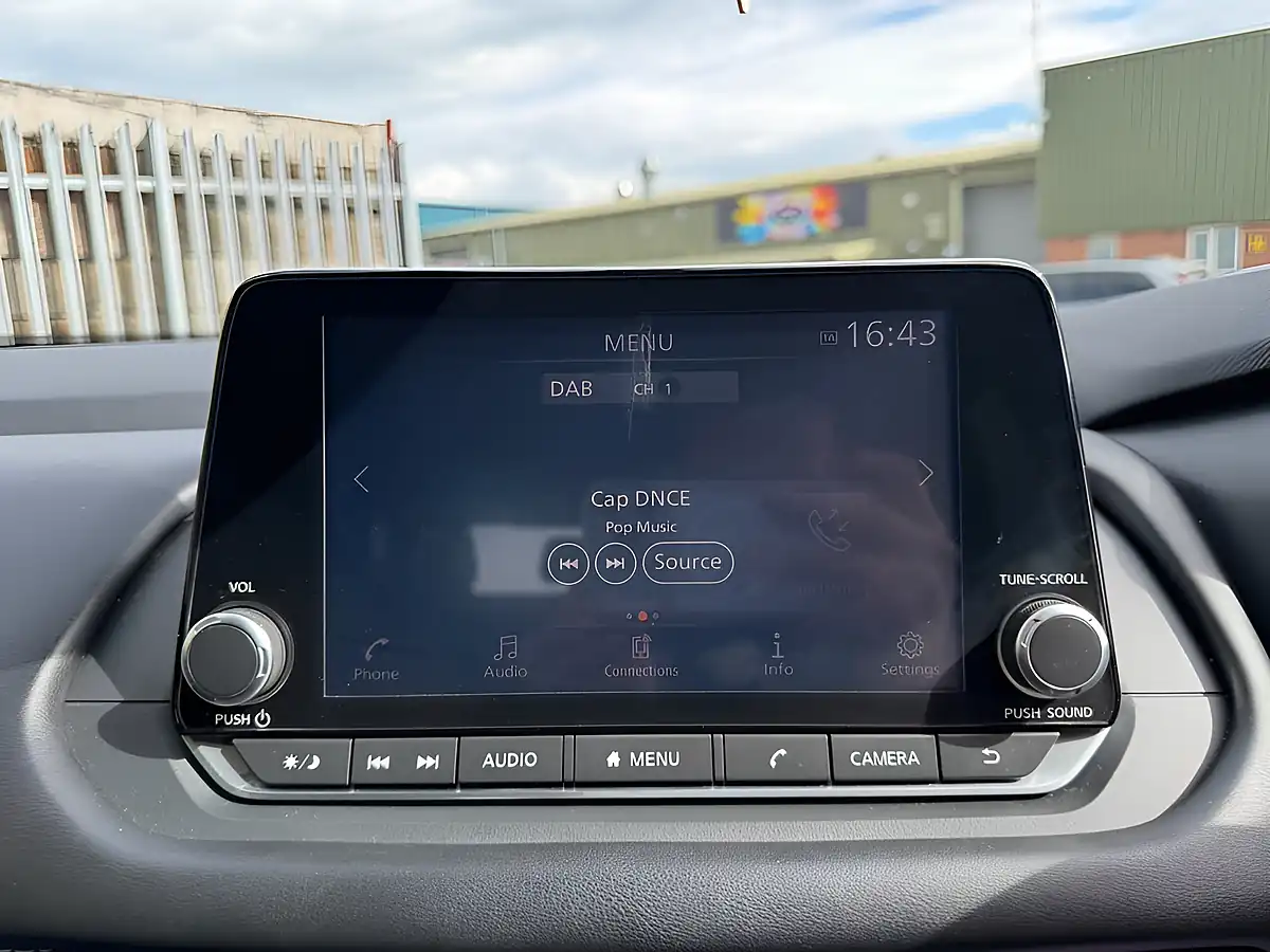 Used 2023 Nissan Qashqai Acenta Premium White - Interior and Exterior details 13