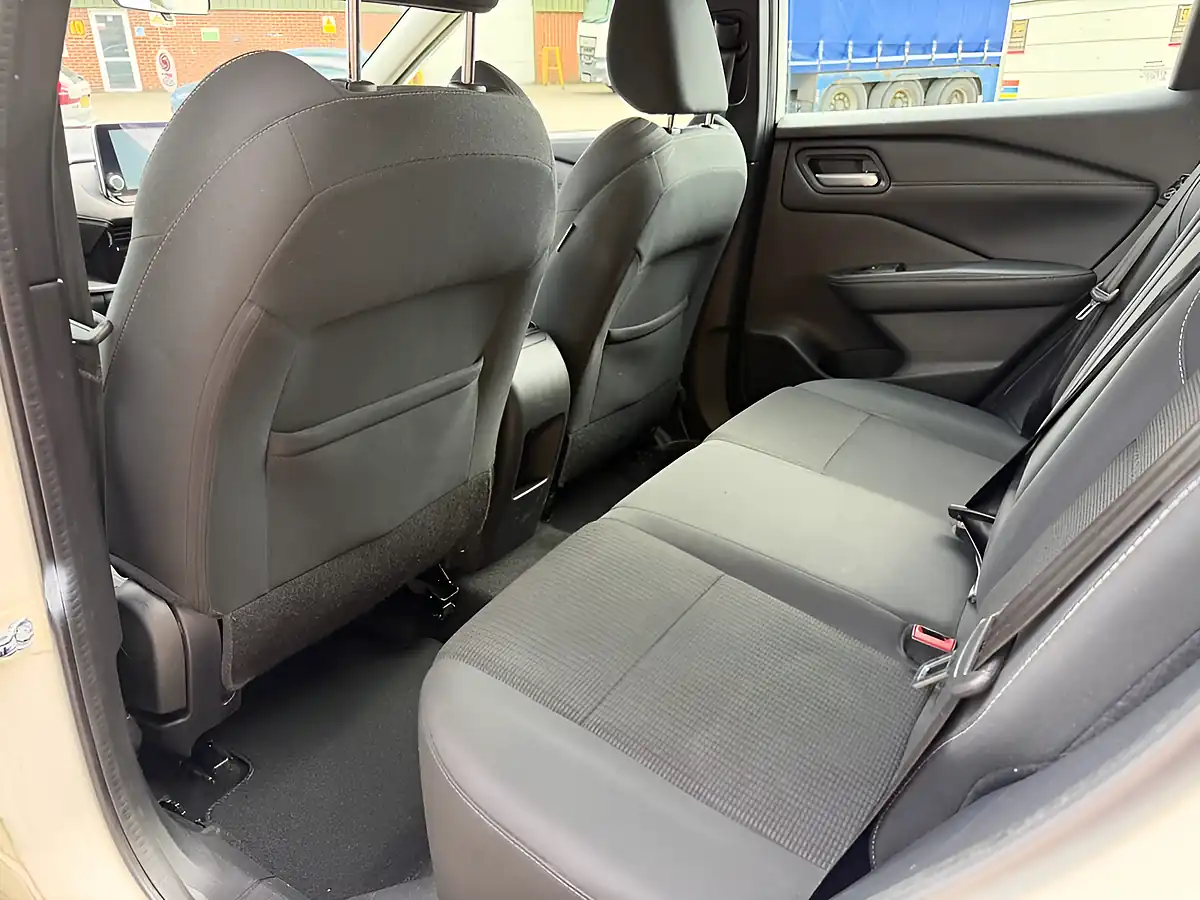 Used 2023 Nissan Qashqai Acenta Premium White - Interior and Exterior details 16