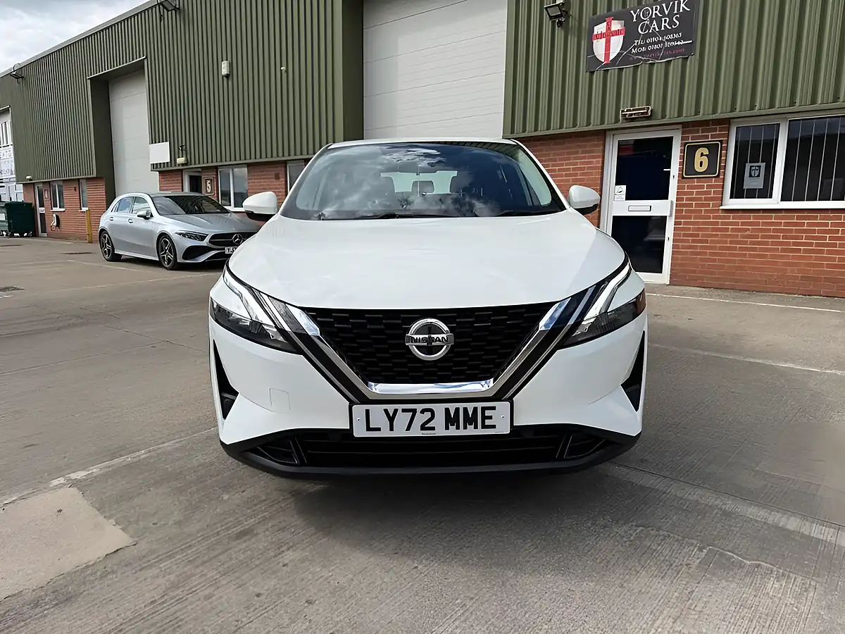 Used 2023 Nissan Qashqai Acenta Premium White - Interior and Exterior details 5