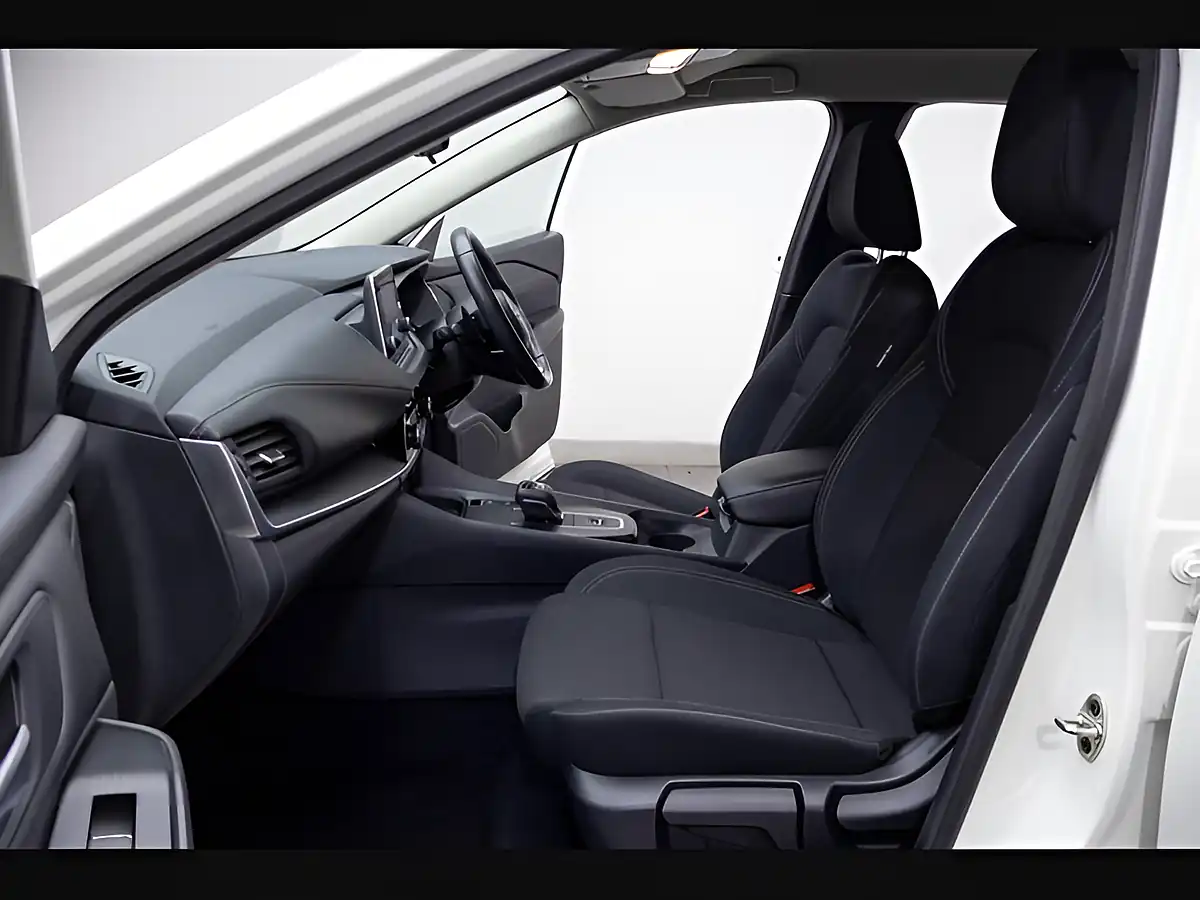 Used 2023 Nissan Qashqai Acenta Premium White - Interior and Exterior details 5
