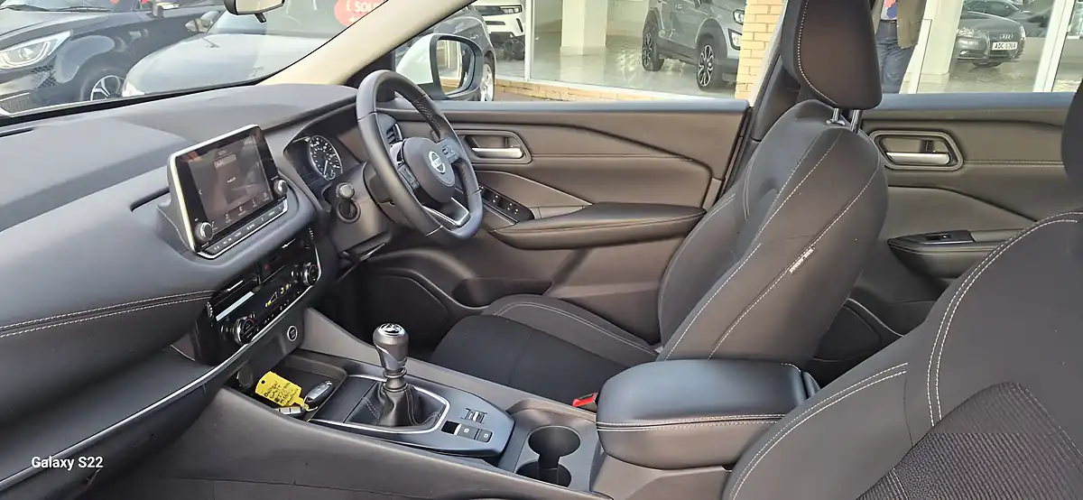 Used 2023 Nissan Qashqai Acenta Premium White - Interior and Exterior details 10
