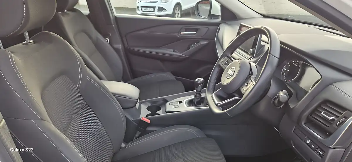Used 2023 Nissan Qashqai Acenta Premium White - Interior and Exterior details 11