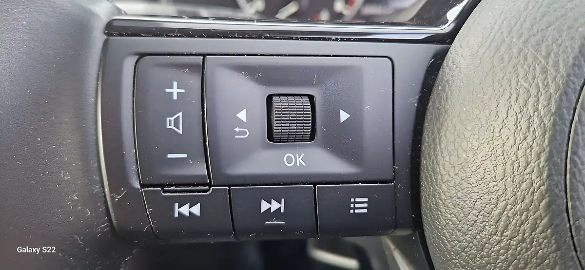 Used 2023 Nissan Qashqai Acenta Premium White - Interior and Exterior details 15
